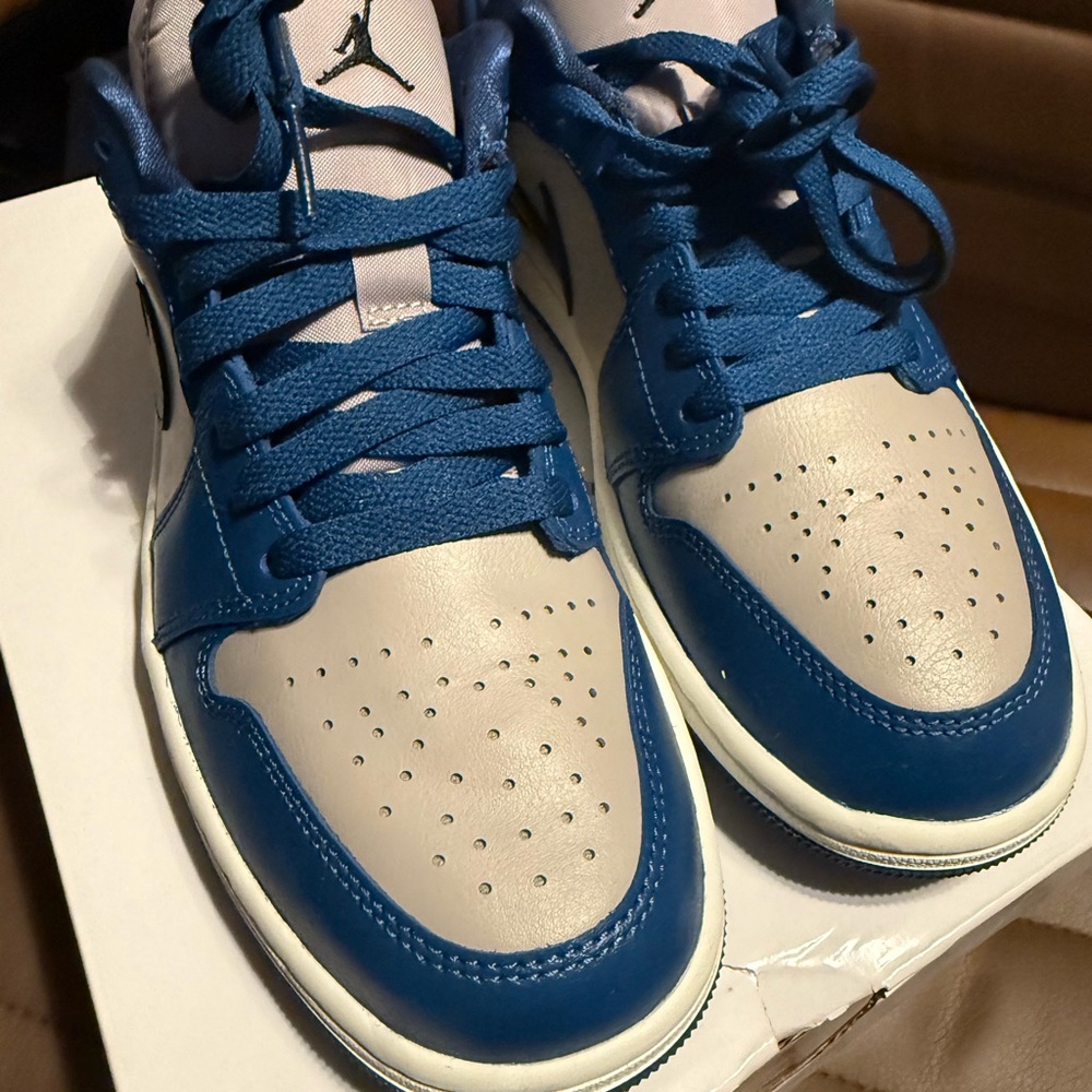 AIR JORDAN 23